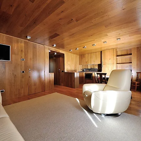 Art Grivola Hotel 4*